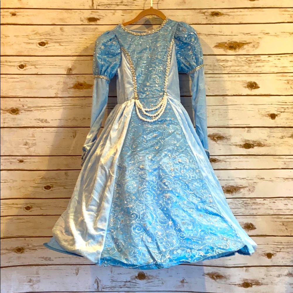 Light blue velvet princess costume. Girls 6X